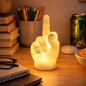 Lampa decorativa 3D în formă de mână cu LED alb cald