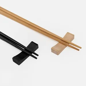 Betisoare Chopsticks din Lemn cu Suporturi, 2 Seturi, Natural si Maro Inchis – poza 3