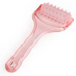 Roller pentru masaj corporal cu mâner