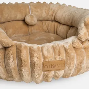 Pat cuib fluffy maro pentru pisică cu bază antiderapantă și jucărie – poza 5