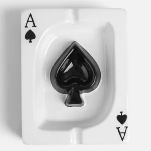 Scrumieră ceramică model carte de joc pentru birou și decor – poza 4