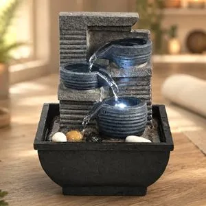 Fântână arteziană decorativă cu LED și ulcioare, efect de piatră
