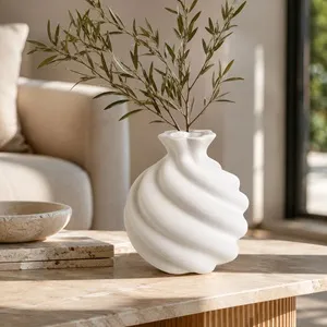 Vaza Ceramica Alba cu Aspect Nisipos si Model Spirala Ø19x20cm – poza 4