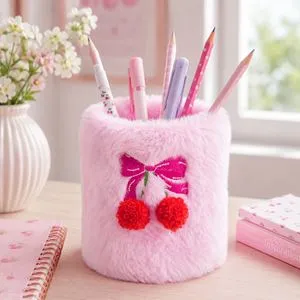Suport pentru creioane roz pufos cu cireșe 3D și fundă, Ø9x10,5 cm