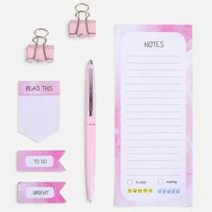 Set de birou roz cu model marmura: carnetel A5, pix, cleme si notite autoadezive