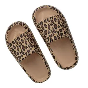 Papuci de plaja bej cu model animal print pentru femei