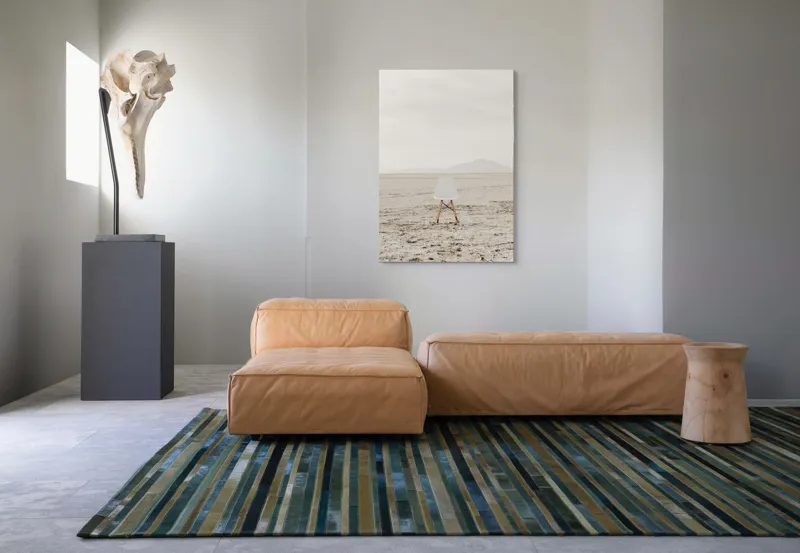 Tablou Canvas, "Scaun singuratic în deșertul vast", Scaun, Deșert, Singurătate, Minimalism, Calm, Pustietate, Linii, Horizon, Gândire, Izolare, 70 x 100 cm – poza 7