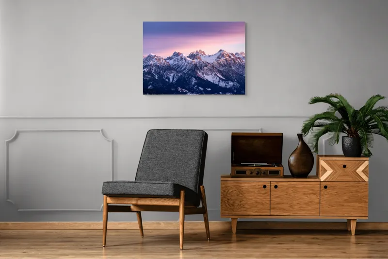 Tablou Canvas, "Strălucirea apusului peste munți înzăpeziți", Mileniu, Majestuos, Munți, Lumină, Asfințit, Alb, Cer, Magie, Întruchipare, Timpurie, Puritate, Căldură, Creste, Înălțime, Liniște., 100 x 70 cm – poza 8