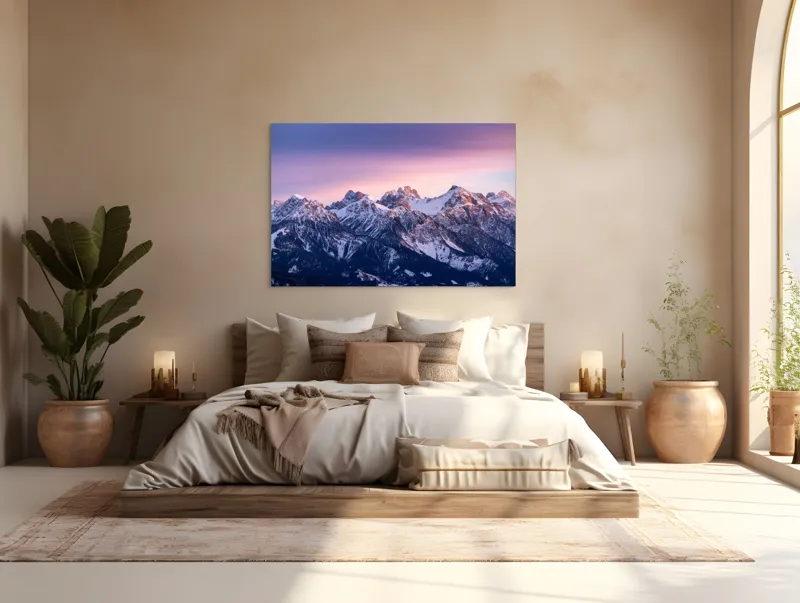Tablou Canvas, "Strălucirea apusului peste munți înzăpeziți", Mileniu, Majestuos, Munți, Lumină, Asfințit, Alb, Cer, Magie, Întruchipare, Timpurie, Puritate, Căldură, Creste, Înălțime, Liniște., 150 x 100 cm – poza 4