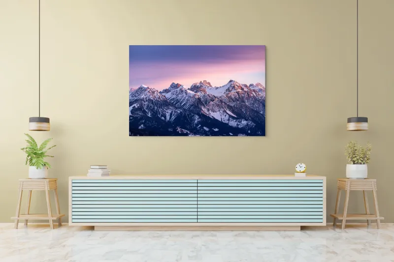 Tablou Canvas, "Strălucirea apusului peste munți înzăpeziți", Mileniu, Majestuos, Munți, Lumină, Asfințit, Alb, Cer, Magie, Întruchipare, Timpurie, Puritate, Căldură, Creste, Înălțime, Liniște., 150 x 100 cm – poza 6