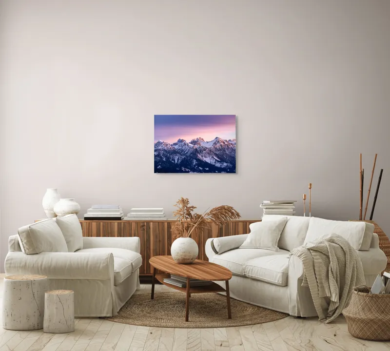 Tablou Canvas, "Strălucirea apusului peste munți înzăpeziți", Mileniu, Majestuos, Munți, Lumină, Asfințit, Alb, Cer, Magie, Întruchipare, Timpurie, Puritate, Căldură, Creste, Înălțime, Liniște., 70 x 50 cm – poza 6