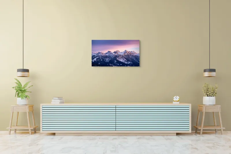 Tablou Canvas, "Strălucirea apusului peste munți înzăpeziți", Mileniu, Majestuos, Munți, Lumină, Asfințit, Alb, Cer, Magie, Întruchipare, Timpurie, Puritate, Căldură, Creste, Înălțime, Liniște., 90 x 50 cm – poza 5