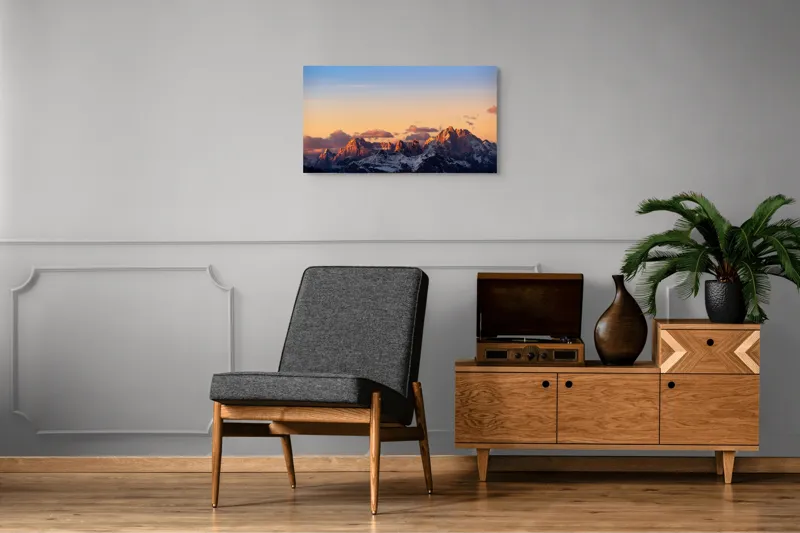 Tablou Canvas, "Apus de soare peste munți maiestuoși", Munte, Apus, Cer, Nori, Lumina, Culori, Frumusețe, Seară, Răsfrângere, Păduri, 90 x 50 cm – poza 6