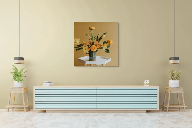 Tablou Canvas, "Aranjament floral de primăvară galbenă", Flori, Galbene, Portocalii, Vază, Masa, Fundal, Simplitate, Armonie, 100 x 100 cm – poza 5