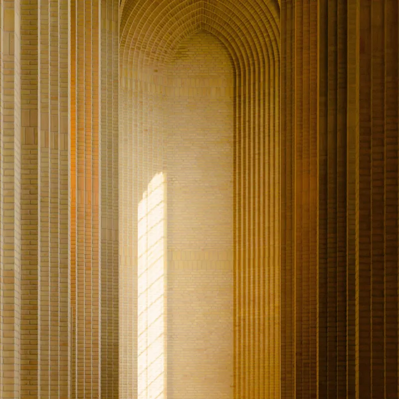 Tablou Canvas, "Lumina traversând arcadele tăcute ale catedralei", Arce, Lumină, Coloană, Geometrie, Simetrie, Pereți, Culoar, Perspective, Textura, Spațiu, 100 x 100 cm – poza 2