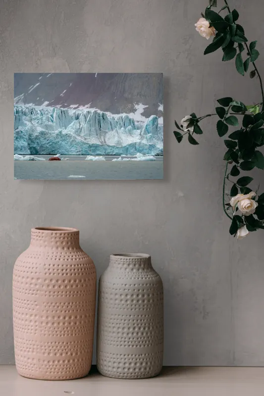 Tablou Canvas, "Strălucirea cristalelor arctice sub cerul sumbru", 54 x 39 cm – poza 8
