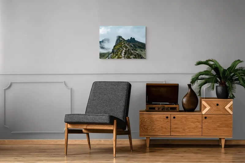 Tablou Canvas: Culmile Tăcute Îmbrățișate de Nori, 70 x 50 cm – poza 4