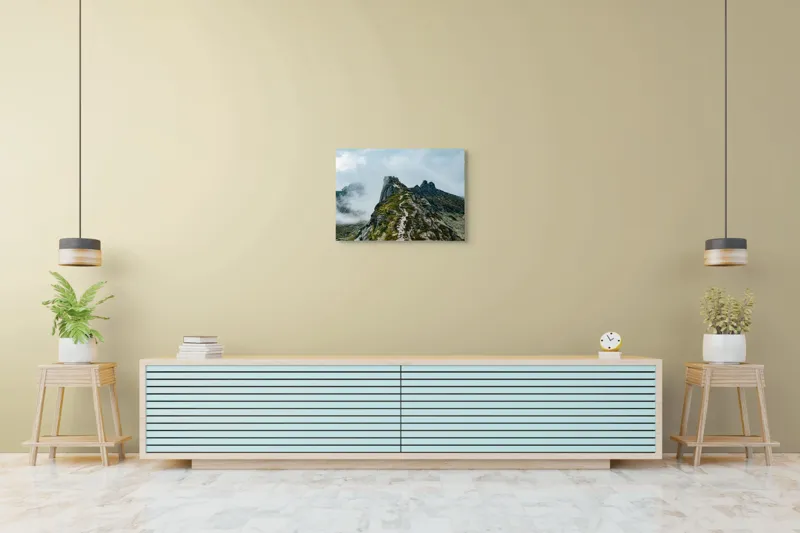 Tablou Canvas: Culmile Tăcute Îmbrățișate de Nori, 70 x 50 cm – poza 7
