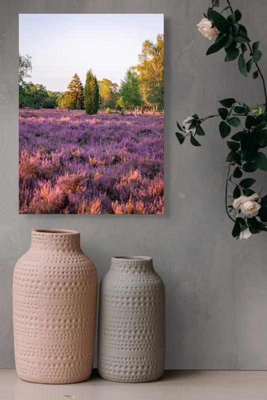 Tablou Canvas, "Poiana din mijlocul lanului de lavandă", Peisaj, Lavandă, Apus, Copaci, Serenitate, Natură, Câmp, Tranquilitate, Violet, Vegetație, 39 x 54 cm – poza 6