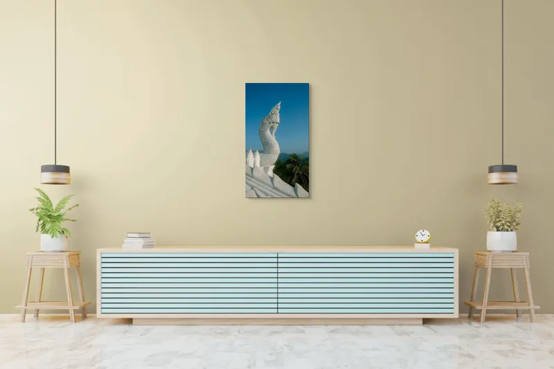 Tablou Canvas, "Statuia dragonului în zori liniștite", Dragon, Cer, Albastru, Sculptură, Palmieri, Peisaj, Montan., 50 x 90 cm – poza 6