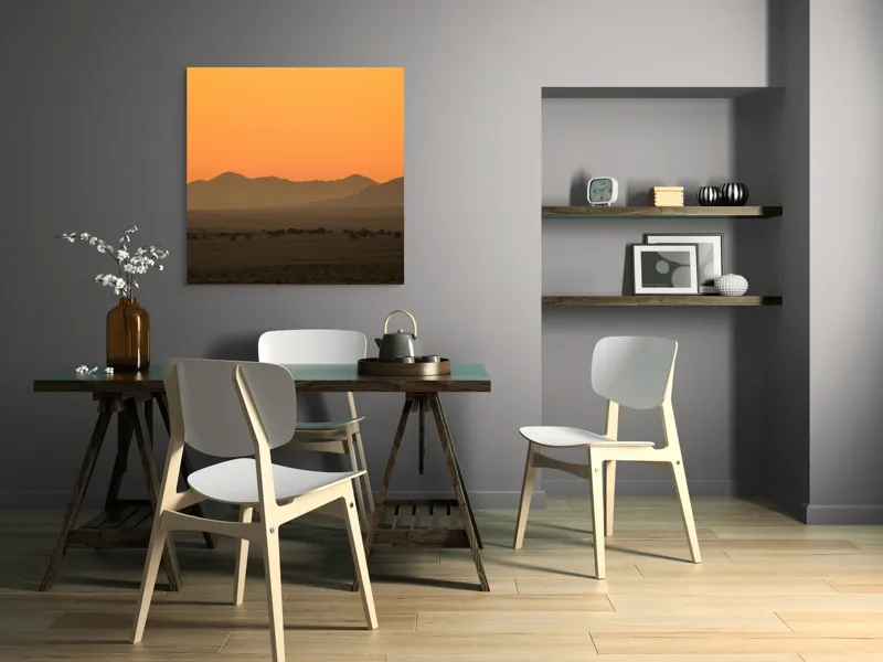 Tablou Canvas Deșert în lumina amurgului aurie cu siluete de munți și pădure, 100 x 100 cm – poza 6