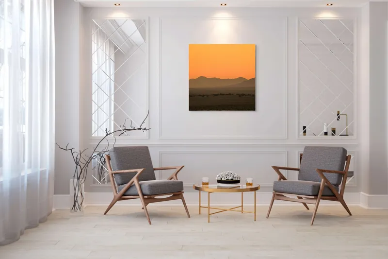 Tablou Canvas Deșert în lumina amurgului aurie cu siluete de munți și pădure, 100 x 100 cm – poza 7