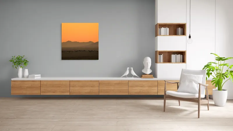 Tablou Canvas Deșert în lumina amurgului aurie cu siluete de munți și pădure, 100 x 100 cm – poza 8