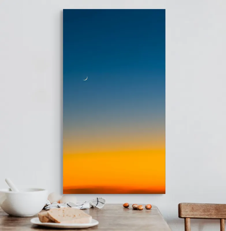 Tablou Canvas Luna nouă la amurg colorat, pe teme de cer și lumină, 50 x 90 cm – poza 3