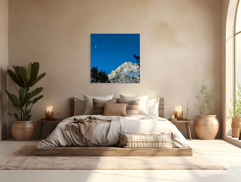Tablou Canvas, "Luna plină deasupra piscurilor înzăpezite", Munți, Zăpadă, Lună, Cer, Siluetă, Brazi, Înălțime, Albastru, 100 x 100 cm – poza 4