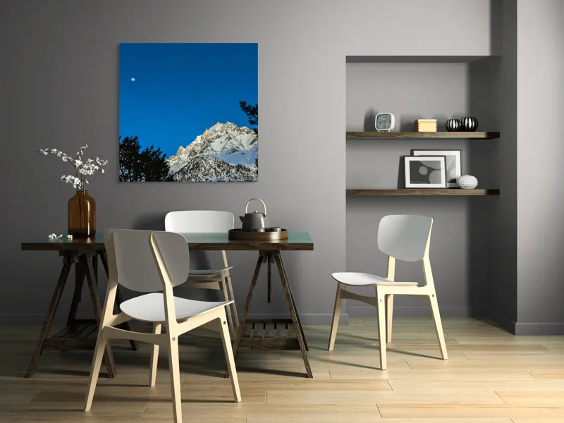 Tablou Canvas, "Luna plină deasupra piscurilor înzăpezite", Munți, Zăpadă, Lună, Cer, Siluetă, Brazi, Înălțime, Albastru, 100 x 100 cm – poza 6
