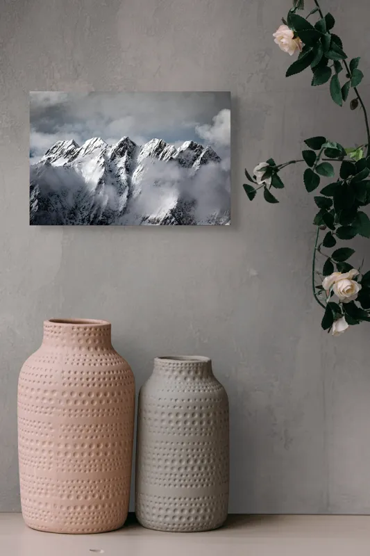 Tablou Canvas, "Muntele învăluit de nori albi", Colosal, Înzăpezit, Grandios, Impunător, Pitoresc, Înghețat, Majestic, Noros, Magnific, Rece, 39 x 26 cm – poza 4