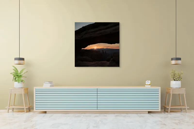 Tablou Canvas, "Răsărit sub arcul stâncos tacut", Piatră, Arcuire, Zori, Peisaj, Umbre, Munți, Cer, Lumină, Răsărit, Natural., 100 x 100 cm – poza 5