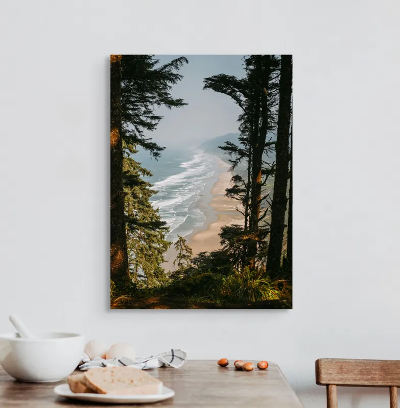 Tablou Canvas, "Între pădure și valuri sălbatice", Ocean, Valuri, Plajă, Pădure, Cer, Verdeață, Înalt, Priveliște, Apus, Natura, 50 x 70 cm – poza 3
