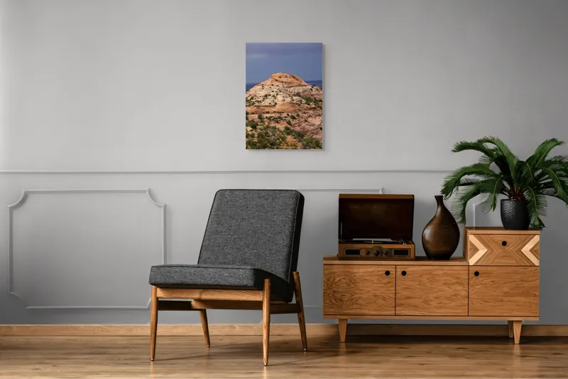 Tablou Canvas, "Coline ondulate sub cer înnorat", Roci, Eroziune, Vegetație, Cer, Coline, Dramatic, Pustiu, Stratificat, Natură, Pitoresc, 50 x 70 cm – poza 8