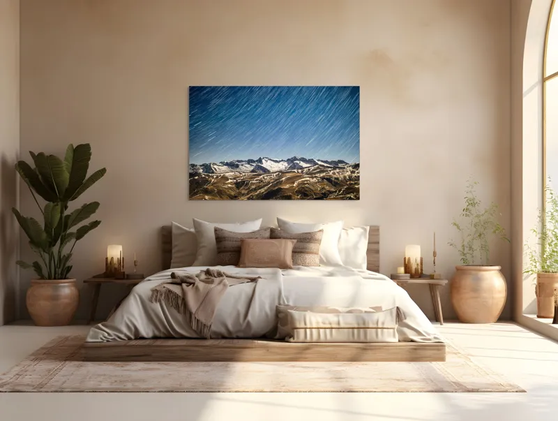 Tablou Canvas, "Cer înstelat deasupra munților înzăpeziți", Stele, Noapte, Munți, Zăpadă, Cer, Peisaj, Lumină, Mișcare, 150 x 100 cm – poza 4