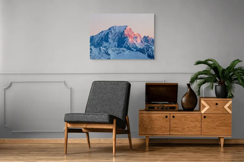 Tablou Canvas, "Apusul peste culmile înzăpezite alepinilor", Măreție, Liniște, Grandeur, Solitudine, Frumusețe, Vârfuri, Albastru, Alb, Apus, Strălucire, 100 x 70 cm – poza 8