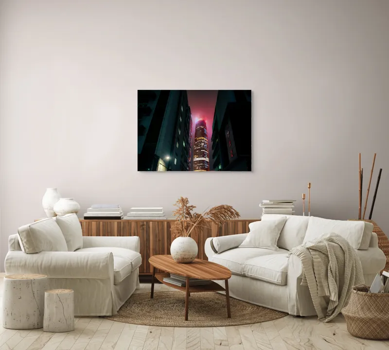 Tablou Canvas, "Turn urban în lumini misterioase", Turn, Lumină, Noapte, Înălțime, Reflecție, Modernitate, Metropolă, Strălucire, 100 x 70 cm – poza 3
