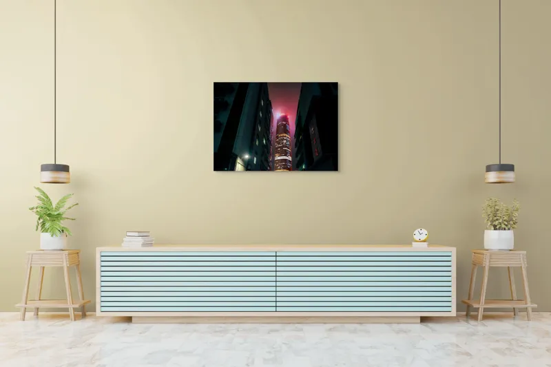 Tablou Canvas, "Turn urban în lumini misterioase", Turn, Lumină, Noapte, Înălțime, Reflecție, Modernitate, Metropolă, Strălucire, 100 x 70 cm – poza 4