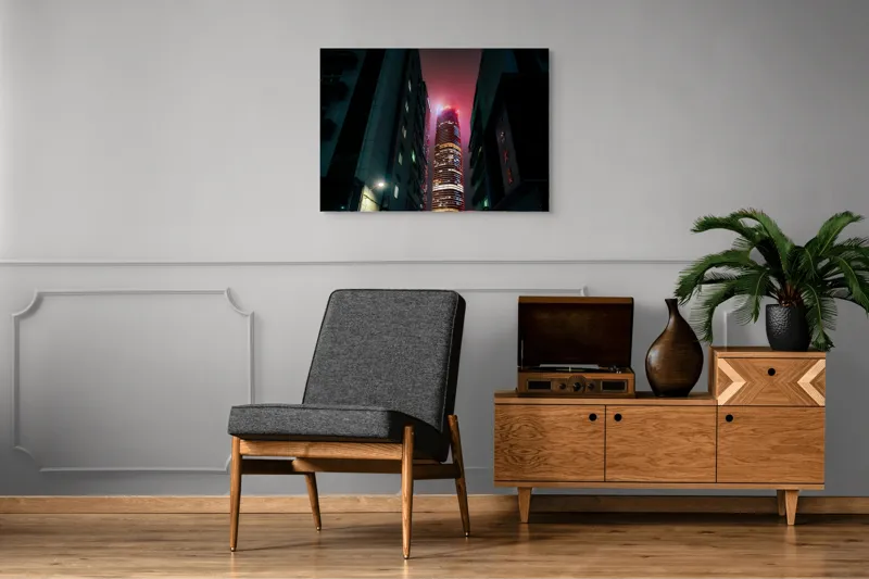Tablou Canvas, "Turn urban în lumini misterioase", Turn, Lumină, Noapte, Înălțime, Reflecție, Modernitate, Metropolă, Strălucire, 100 x 70 cm – poza 8