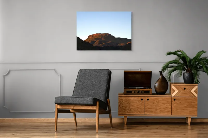 Tablou Canvas, "Piatra singuratică în zori liniștite", Munte, Platou, Cer, Pietre, Copaci, Peisaj, 100 x 70 cm – poza 8