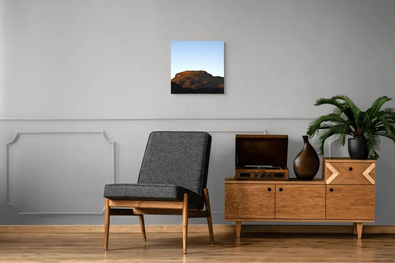Tablou Canvas, "Piatra singuratică în zori liniștite", Munte, Platou, Cer, Pietre, Copaci, Peisaj, 50 x 50 cm – poza 6