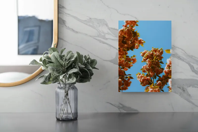Tablou Canvas, "Florile primăverii sub cer senin", Flori, Cer, Albastru, Ramuri, Frunze, Primăvară, Natură, Roz, Verde, Lumină, Delicat, Înfloresc., 26 x 39 cm – poza 4