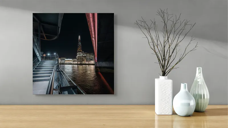 Tablou Canvas, "Răsfrângerea orașului în ape nocturne", 50 x 50 cm – poza 3