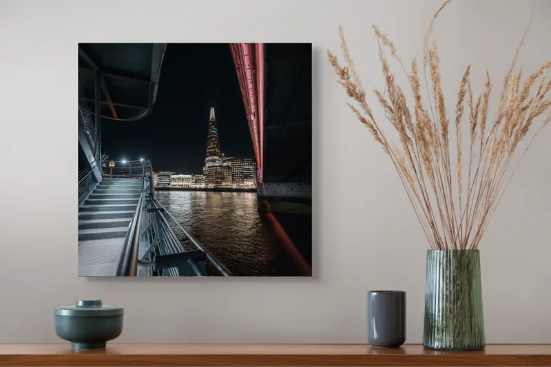 Tablou Canvas, "Răsfrângerea orașului în ape nocturne", 50 x 50 cm – poza 4