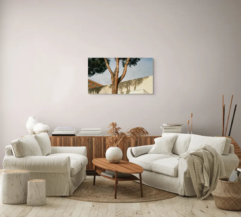 Tablou Canvas, "Umbră de arbore pe clădire modernă", Arbore, Cer, Umbre, Clădire, Pereți, Ramuri, Frunziș, Lumină, 90 x 50 cm – poza 4