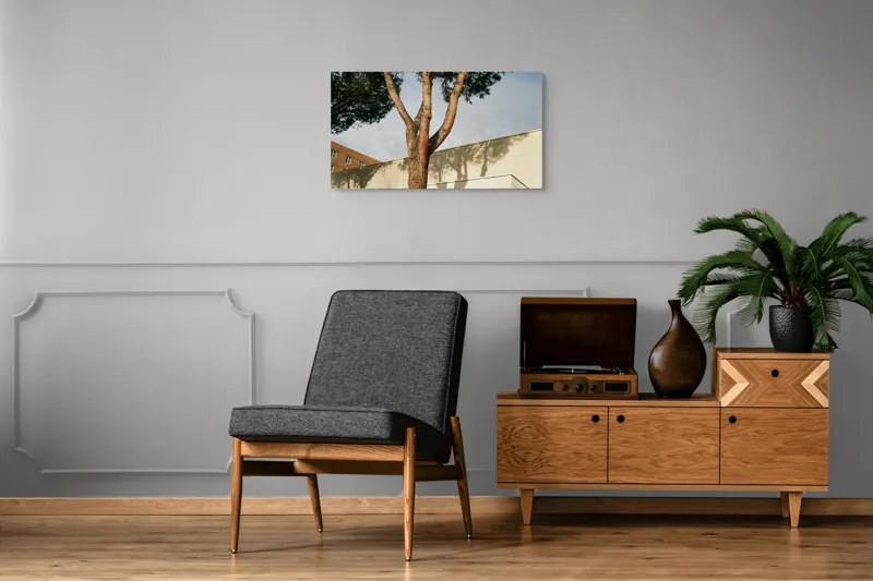 Tablou Canvas, "Umbră de arbore pe clădire modernă", Arbore, Cer, Umbre, Clădire, Pereți, Ramuri, Frunziș, Lumină, 90 x 50 cm – poza 6