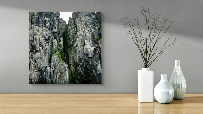 Tablou Canvas Coloși de piatră la malul mării, peisaj natural și misterios, 50 x 50 cm – poza 3
