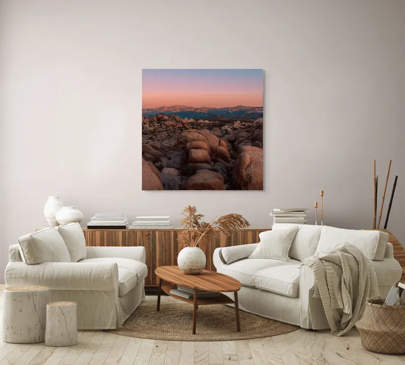 Tablou Canvas, "Roci solitare sub cerul înserării", Roci, Apus, Deșert, Cer, Munți, Lumini, Peisaj, Natură, 100 x 100 cm – poza 3