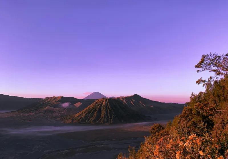 Tablou Canvas, "Amurgul Vioriu al Muntelui Bromo", 100 x 70 cm – poza 2