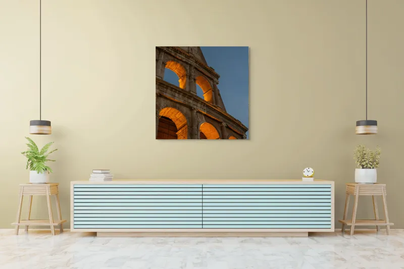 Tablou Canvas, "Colosseumul la asfințit paznic al timpului", Colosseum, Iluminare, Arcuri, Istorie, Arhitectură, Rome, Italia, Monument, Noapte, Renascentist, 100 x 100 cm – poza 5